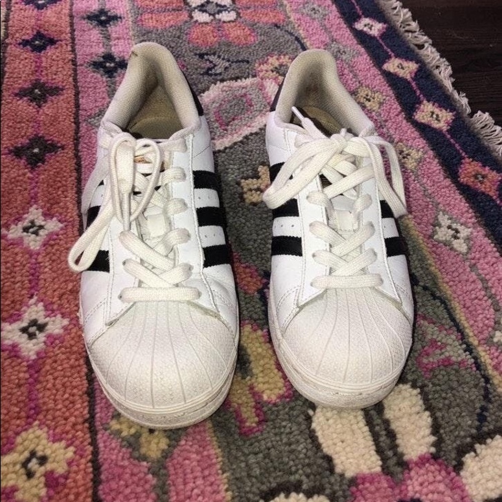Adidas Superstar Original Sneakers - Picture 2 of 5